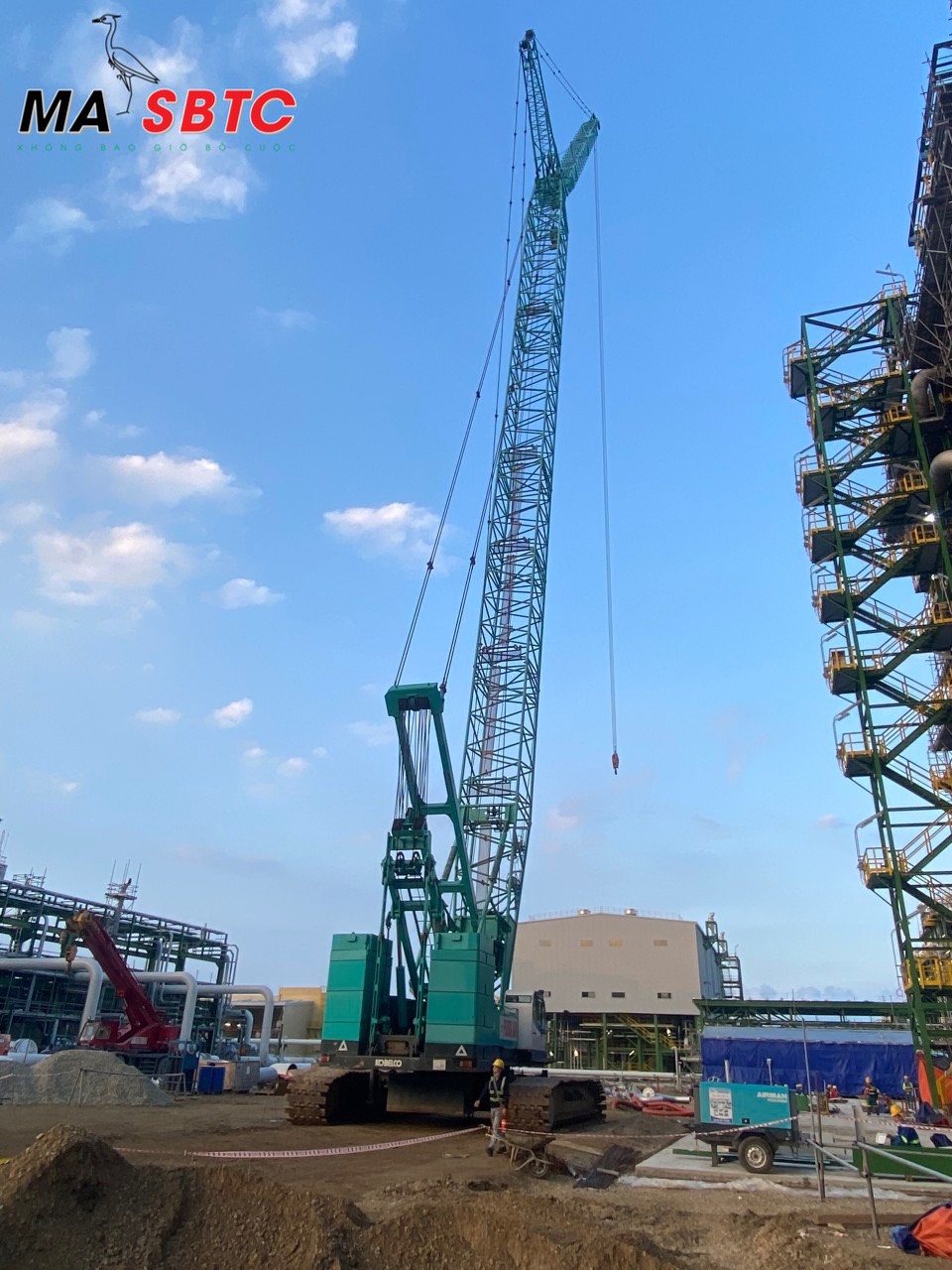 Cho thuê cẩu xích 250 tấn tại MA-SBTC Việt Nam